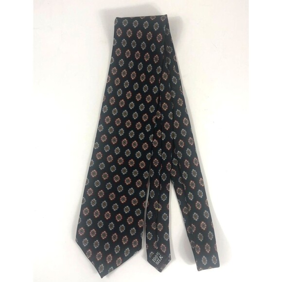 Vintage Wembley Black Floral Geometric Medallion Tie 100% Imported Silk USA Long - Picture 2 of 7